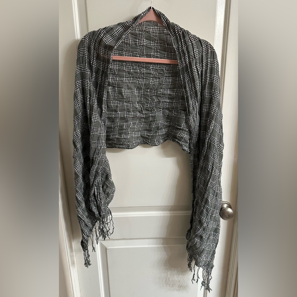 Black & White Gingham Puckered Shawl Wrap